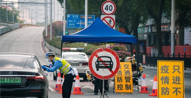 人民日报尹仲:不动摇,不走样
