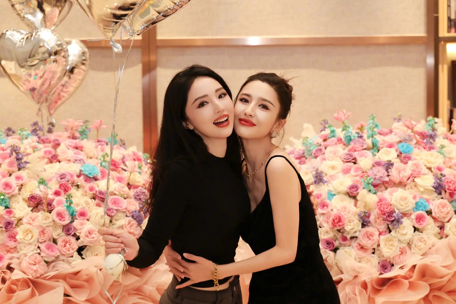 古村有诡，迷宅藏凶！惊悚电影《古村迷宅》8月27日恐怖来袭！
